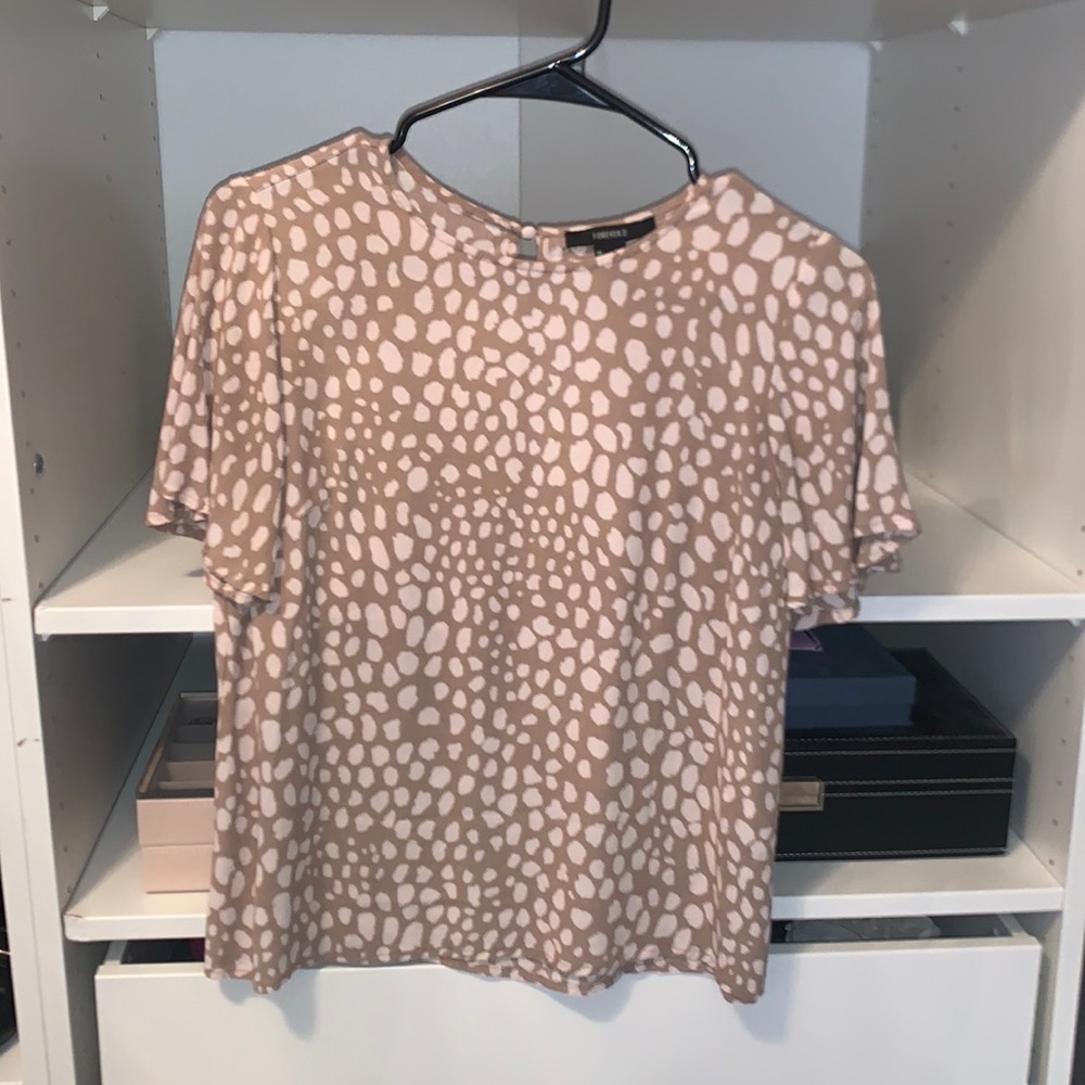 Neutral colored spot blouse